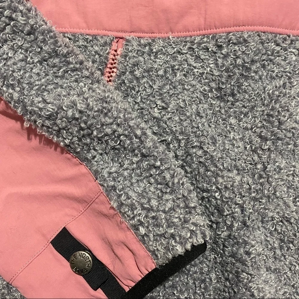 NWT The North Face Retro Denali Seasonal Jacket Sz Med Unisex Grey Pink